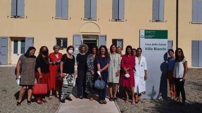 La nuova dg di Ausl Modena Anna Maria Petrini e la nuova ds Romana Bacchi in visita nel Distretto