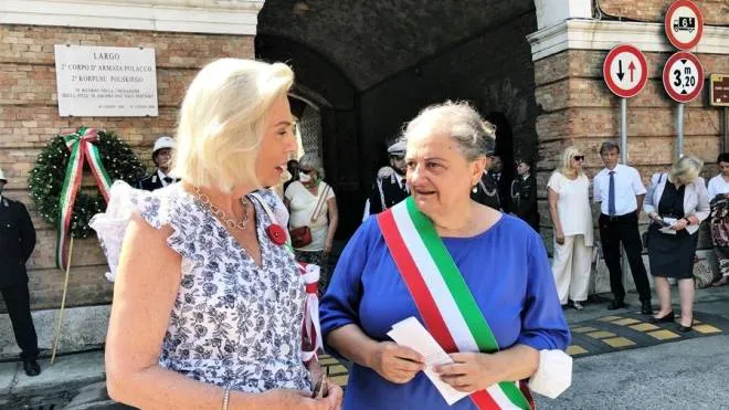 Il sindaco Mancinelli con la figlia del generale polacco Anders