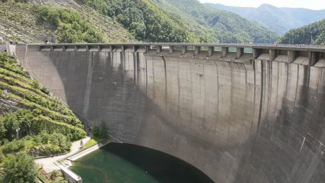 Il livello massimo della diga di Ridracoli è di 33 milioni di metri cubi d’acqua