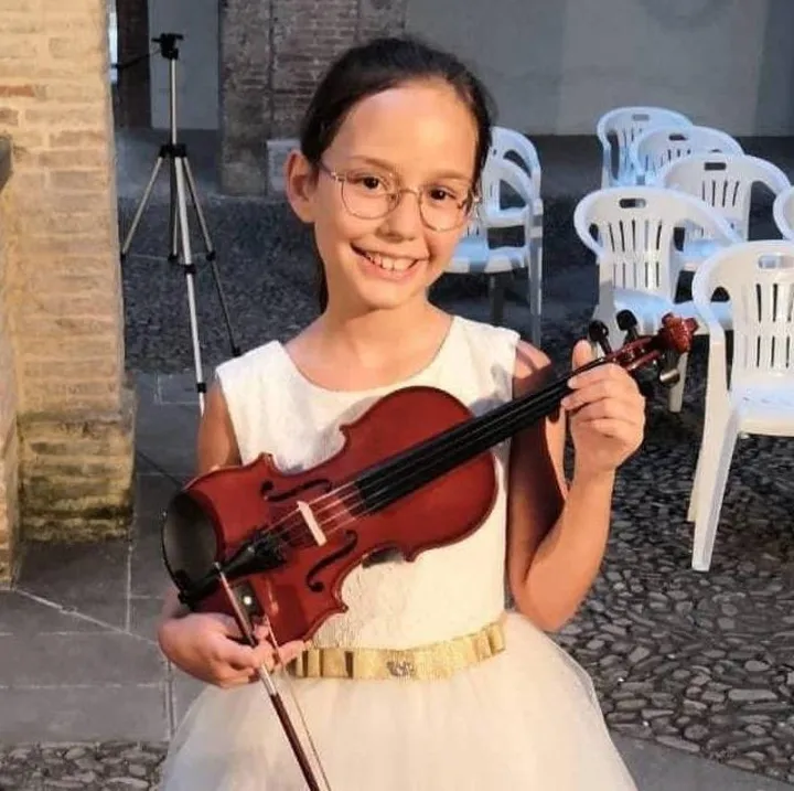 La violinista prodigio Martha Vincenti compirà 9 anni a settembre