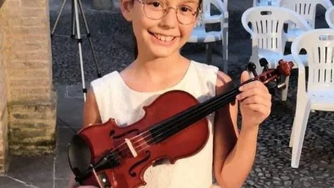 La violinista prodigio Martha Vincenti compirà 9 anni a settembre