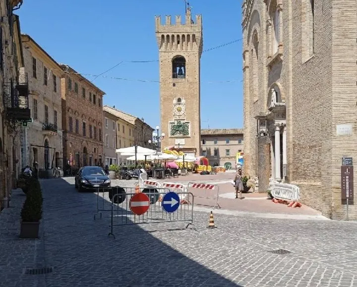 La ztl a piazza San Domenico