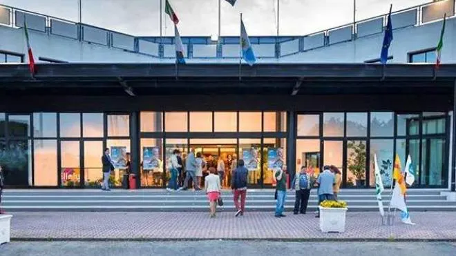 L’ingresso del Palacongressi che ospiterà due sezioni dell’alberghiero di Rimini