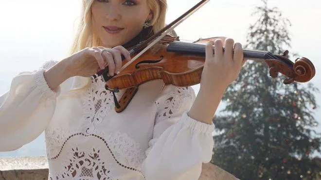 La violinista Anastasiya Patryshak suonerà con l’Orchestra di Kharkiv