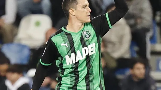 L’esultanza di Giacomo Raspadori dopo il gol alla Juve del 25 aprile