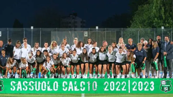 Le giocatrici della formazione femminile del Sassuolo, presentata giovedì sera