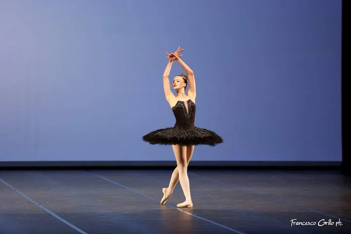 La danzatrice Noemi Canini, 16 anni Attualmente frequenta il liceo a Viserba (foto di Francesco Gallo)