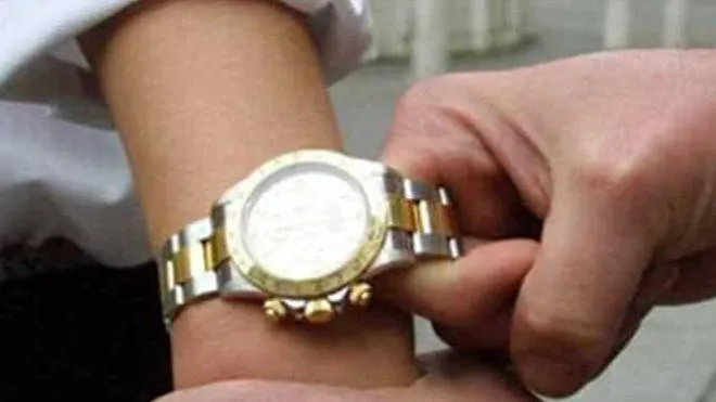 A Cesenatico un uomo è stato derubato di un costoso orologio