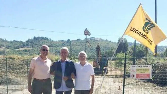 Attivisti del circolo Setta Samoggia Reno di Legambiente Angelo Farneti, Claudio Corticelli e Ubaldo Radicchi