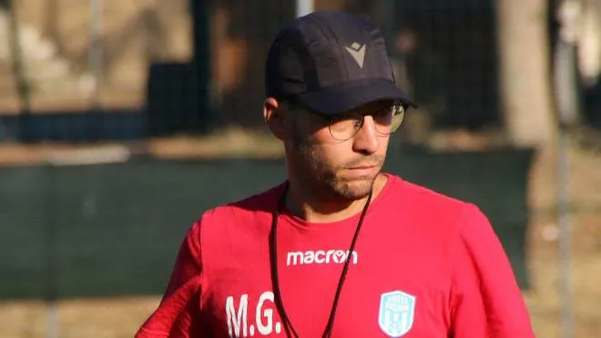 L’allenatore dello United Riccione, il ravennate Mattia Gori