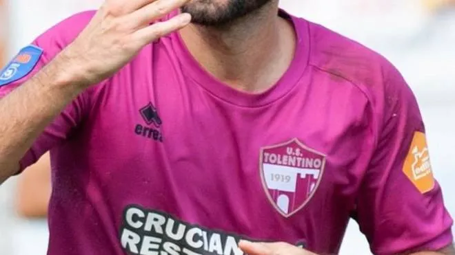 L’attaccante Domenico Vitiello dopo il gol segnato alla Vastese (foto di Sabrina Fermani)