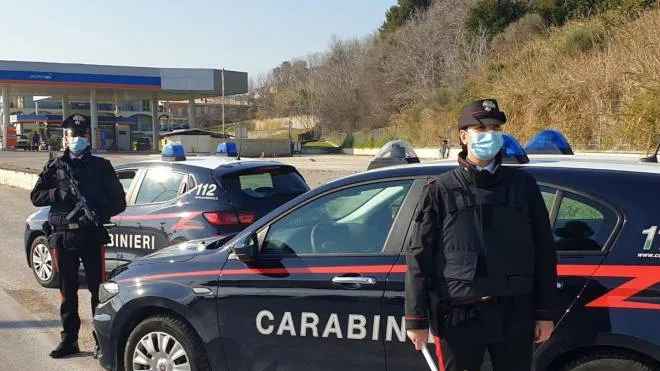 I carabinieri hanno inseguito i banditi da Campiglione a Monte Urano