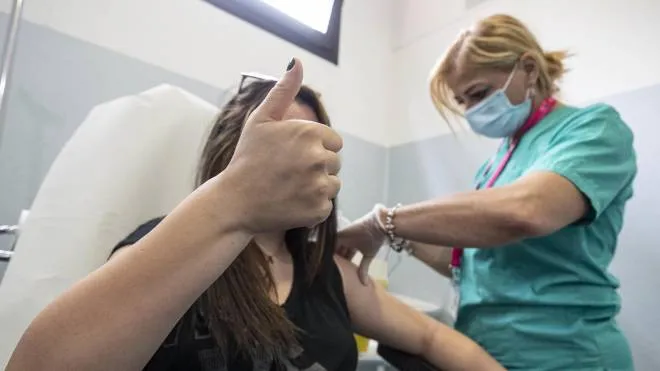 Sono in arrivo 345.600 dosi di vaccino in Emilia-Romagna
