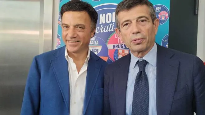 Maurizio Lupi (a destra). con il candidato all’uninominale Giuseppe Galati