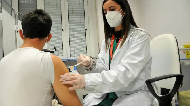 Nei prossimi giorni partiranno le somministrazioni del ‘nuovo’ vaccino Pfizer