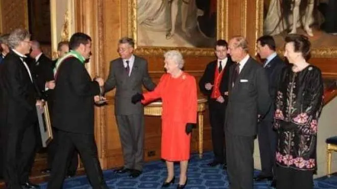 Campedelli con la regina Elisabetta, il principe Filippo e la principessa Anna