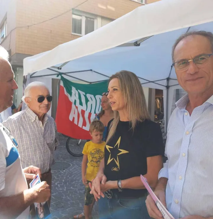 Valentina Vezzali insieme a Stefano Aguzzi, entrambi candidati