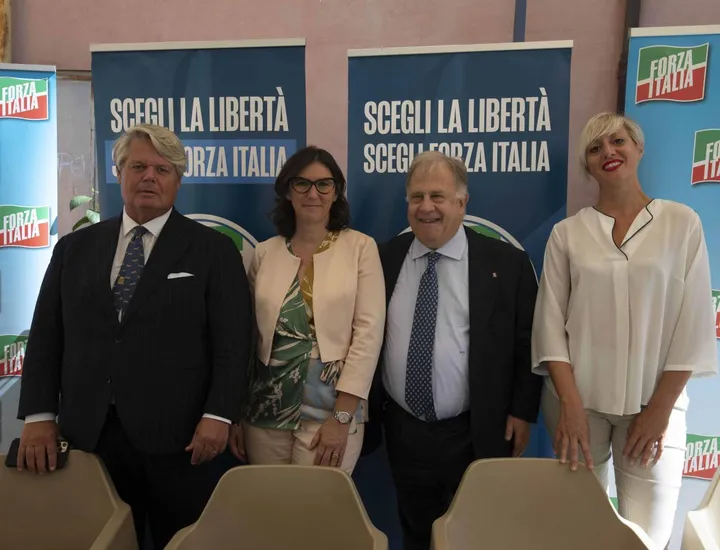 Da sinistra: Enrico Aimi, Rosaria Tassinari, Angelo Scavone e la ravennate Eleonora Zanolli (foto Corelli)