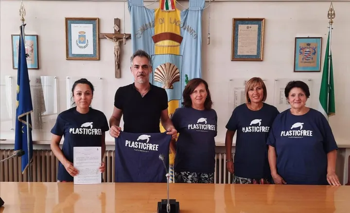 La convenzione è stata firmata dal sindaco Bertarelli e dagli. assessori Alessia Bulgarelli e Patrizia Orlandini, con Laura Felletti Spadazzi e Claudia Bincoletto