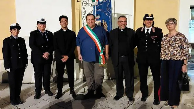 Il sindaco Paolo Fuccio tra don Francesco Ametta e don Giuseppe Zanichelli