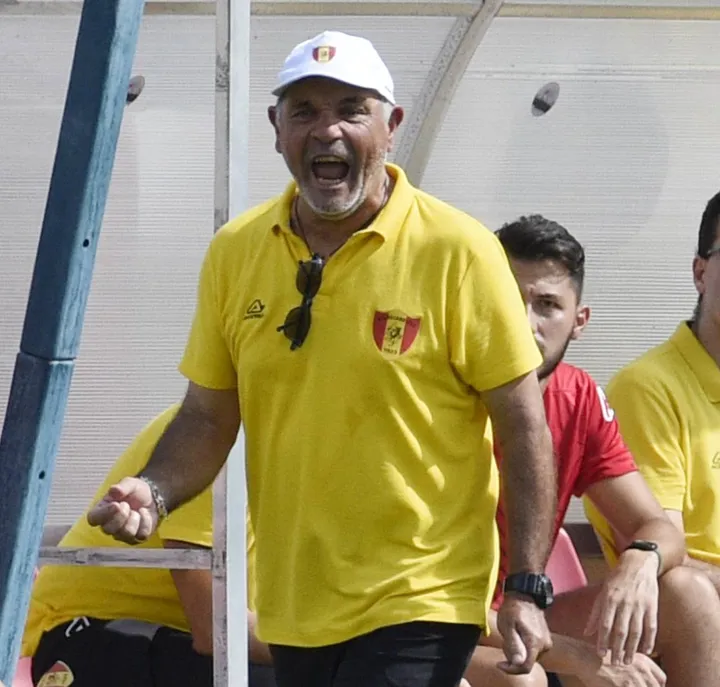 L’allenatore Giovanni Pagliari al secondo anno sulla panchina giallorossa