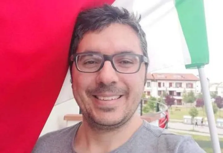 Simone Pascuzzi è consigliere comunale per Fratelli d’Italia. di San Mauro Pascoli ed anche coordinatore comunale del partito