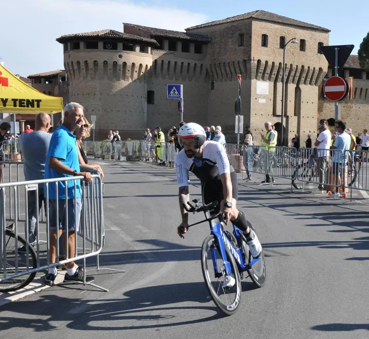 Il passaggio da Forlimpopoli nella frazione di ciclismo nella scorsa edizione