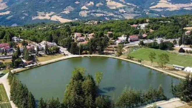 A Bagno di Romagna il lago di Acquapartita e dintorni