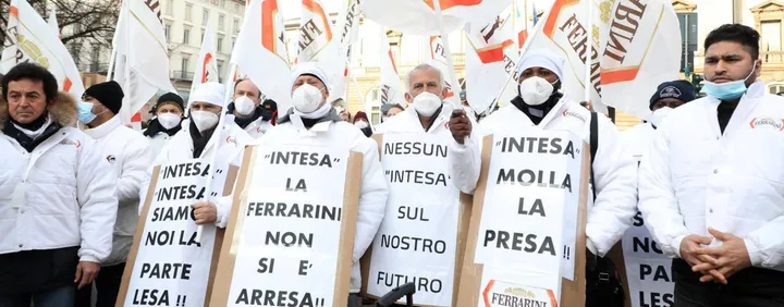 Pochi mesi fa una rappresentanza dei lavoratori del Gruppo Ferrarini aveva rumorosamente manifestato a Milano Oggi si replica a Bologna, sotto la sede della Regione Emilia-Romagna