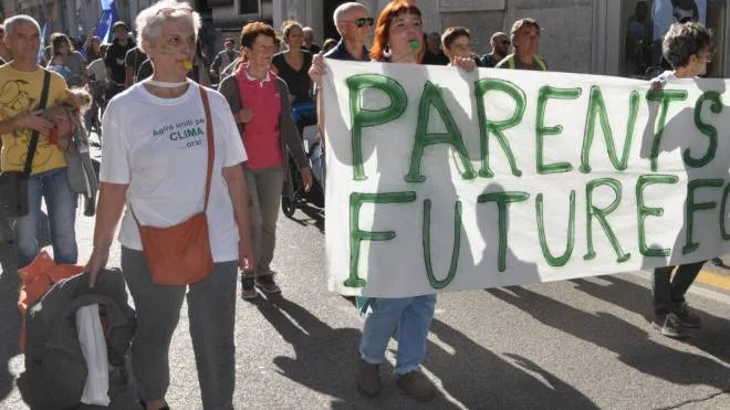 I Parents For Future in una manifestazione dei mesi scorsi in città (Frasca)