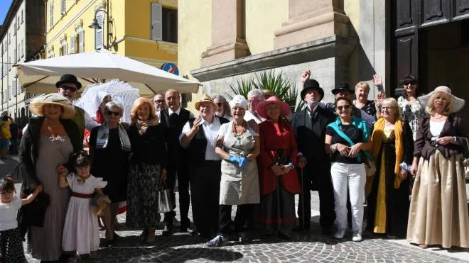 La delegazione francese della città di Monbanzillac al completo a Modigliana (foto Salieri)