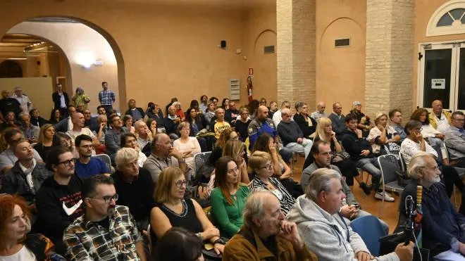 Il pubblico dell’incontro organizzato da Italexit-L’Italia con Paragone all’Asilo Ricci, al quale ha partecipato il filosofo Diego Fusaro