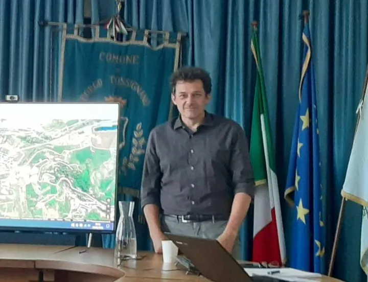 Il primo cittadino Mauro Ghini illustra il piano degli interventi