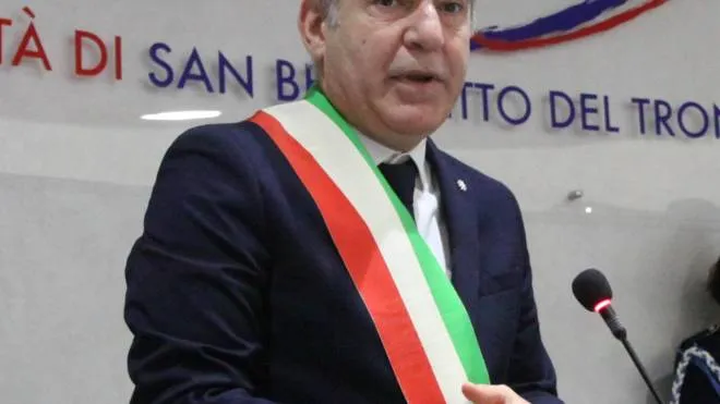 Il sindaco Antonio Spazzafumo (. Sgattoni