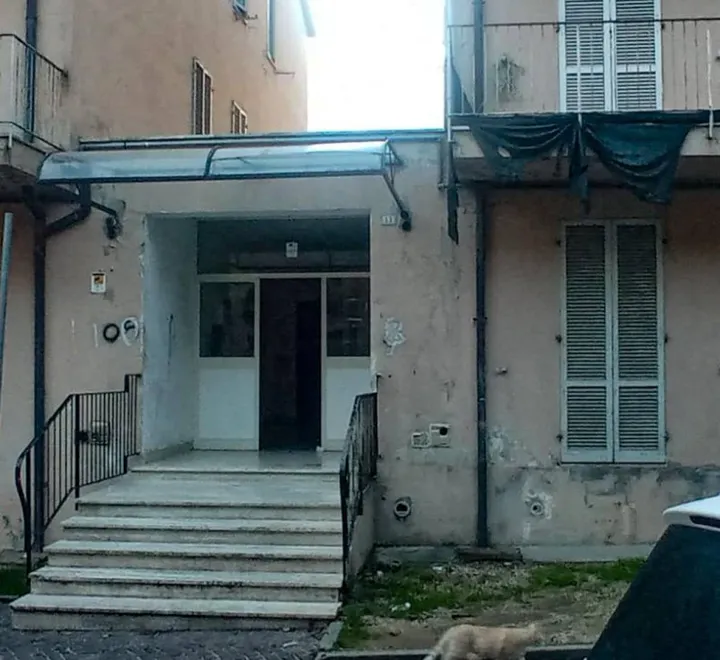 L’ingresso degli appartamenti in via Graffigna