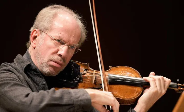 Il violinista Gidon Kremer è atteso a Pesaro per il prossimo sabato 8