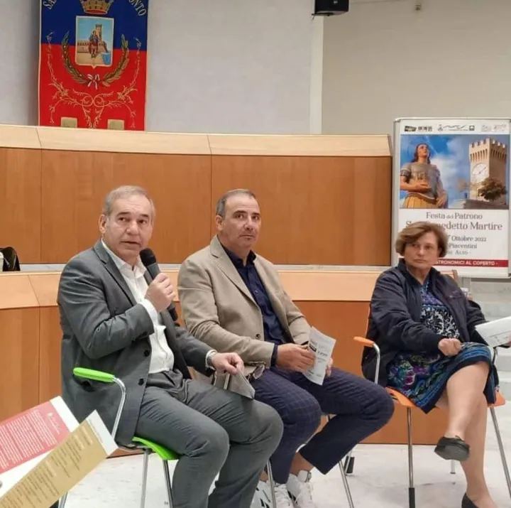Il sindaco Antonio Spazzafumo con Lina Lazzari e Italo Giuliani