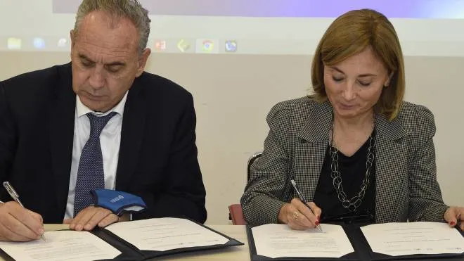 Giovanni Legnini e Gelsomina Vigliotti firmano protocollo
