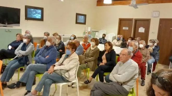 I presenti all’assemblea del comitato «Salviamo l’ospedale di Camerino»