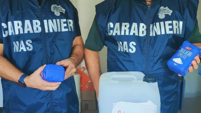 I carabinieri del Nas durante un controllo in un’azienda vitivinicola del territorio