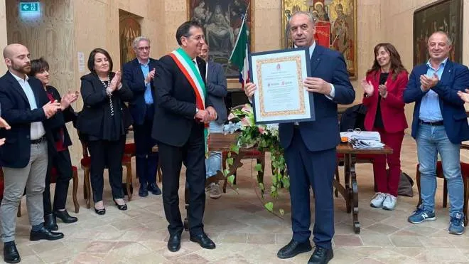 Il sindaco Giuliano Ciabocco con il commissario straordinario Giovanni Legnini