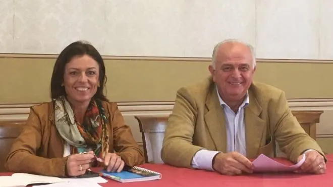 Da sinistra, l’assessore Elisabetta Foschi e il sindaco di Urbino, Maurizio Gambini