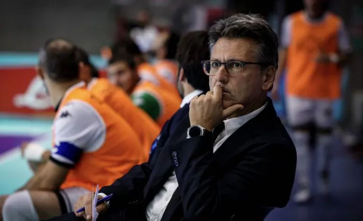 Il tecnico Roberto Osimani, con la sua esperienza, sta trascinando la Futsal a un inizio di campionato oltre le migliori aspettative