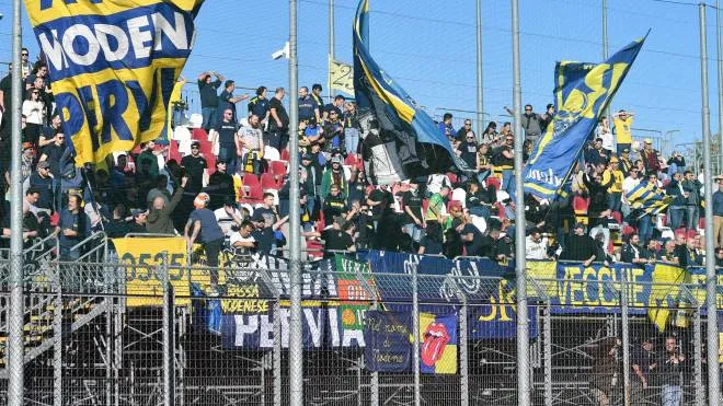 Erano all’incirca 500 i tifosi del Modena giunti ieri al Tombolato (fotofiocchi)