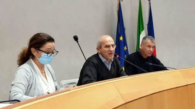 Il vicesindaco Tonino Caprio. tti e il consigliere Gino Micozzi in commissione