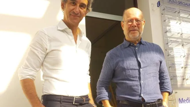 Bernardino Berdini e il professor Enrico Cassano dell’istituto europeo oncologico