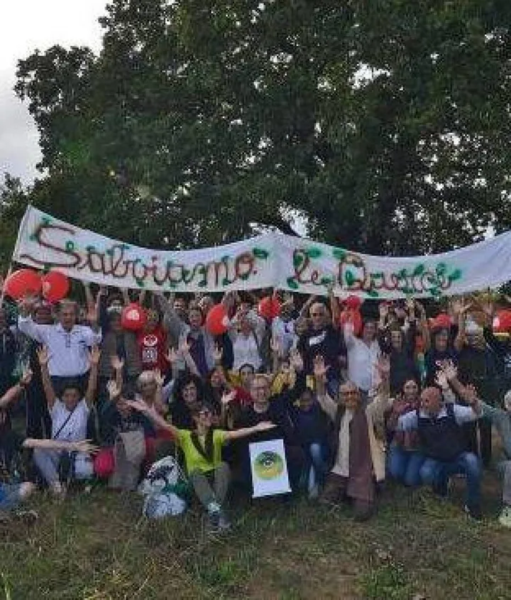 L’iniziativa degli ambientalisti in via Carloni (foto d’archivio)