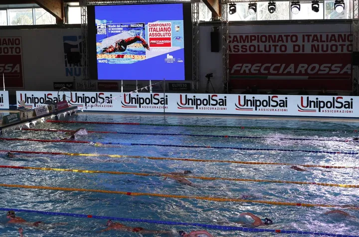 La piscina di Riccione durante una gara