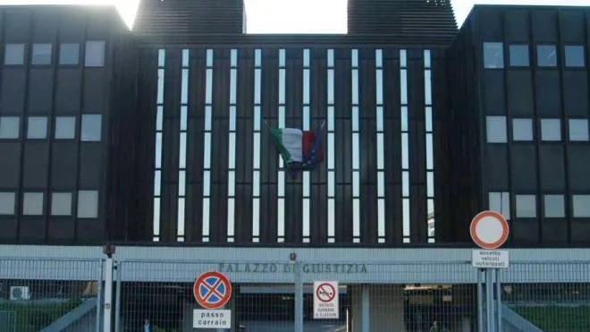 Il palazzo di giustizia di Reggio