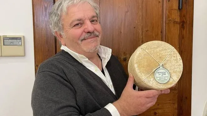 Paolo Farabegoli è il titolare della Romagna Terre azienda di Gambettola che è specializzata nella affinatura dei formaggi